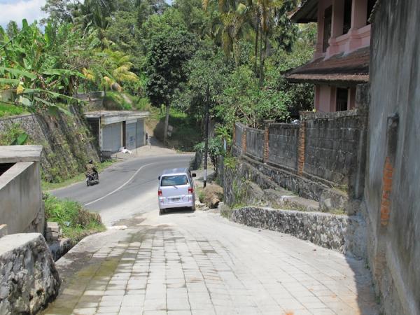 Semi paved access road