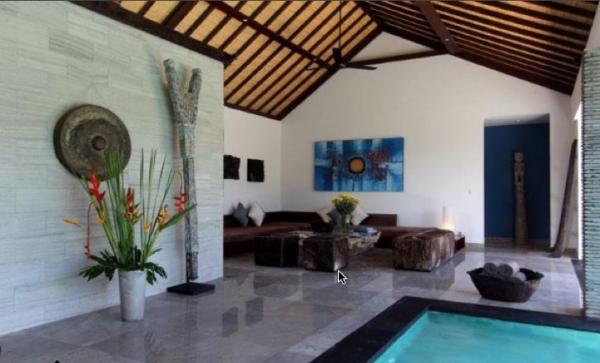 Villa anjali blue - livingroom with pool