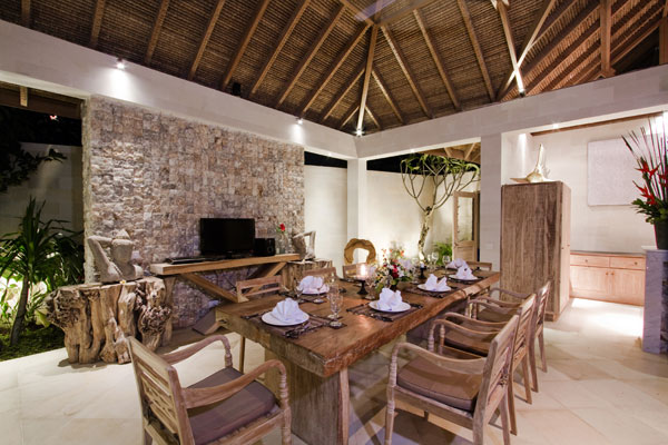 Massilia-3-dining room